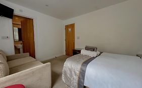 Mccafferty'S Guesthouse Ilford